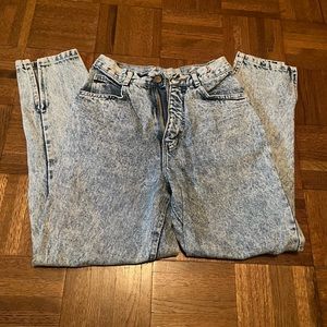 90s vintage jeans, acid wash, mom jean fit